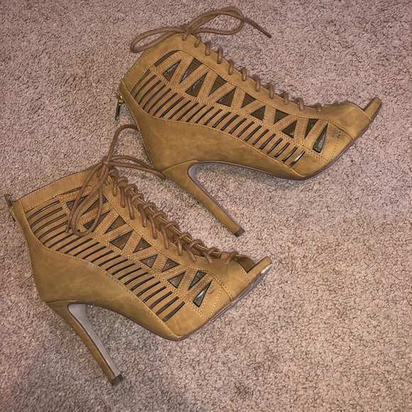 Heeled booties - Picture 4 of 5